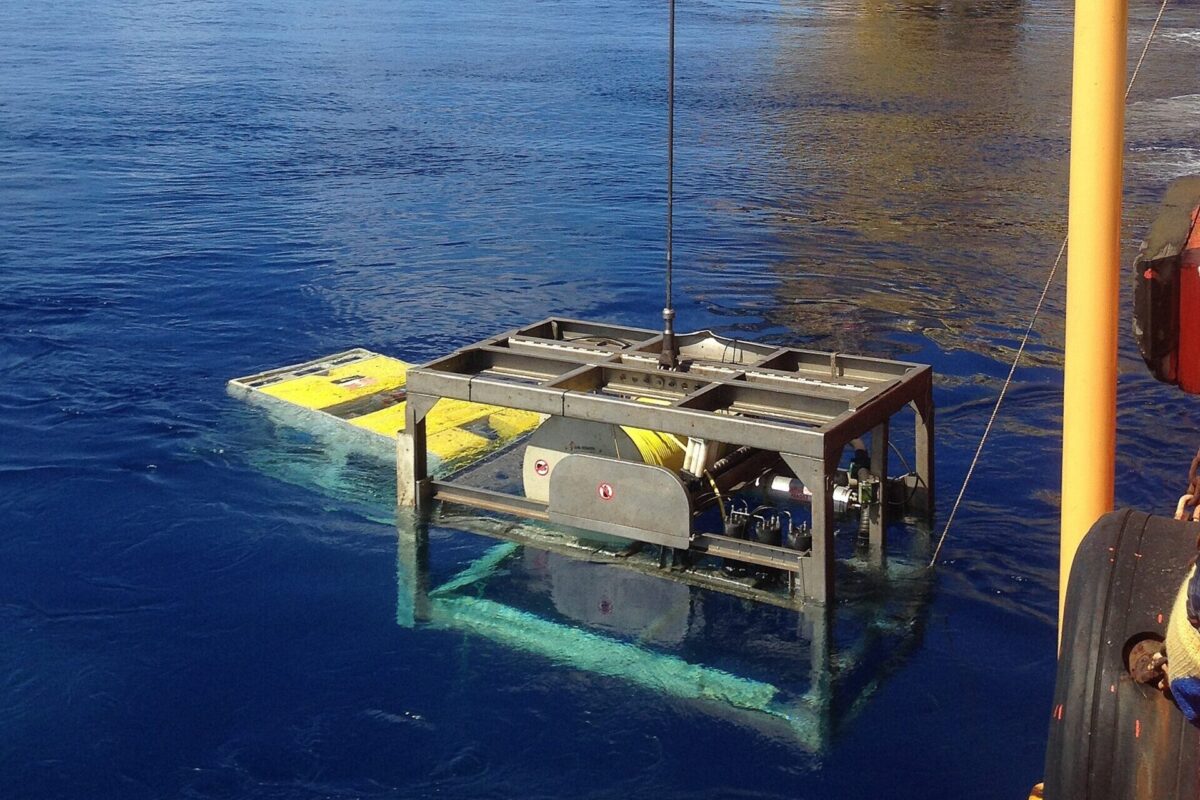 SAFETY FLASH: UMBILICAL FAILURE DURING ROV RECOVERY Elevate Offshore Recovering ROV to DMS scaled e1761136922755 1200x800 - SAFETY FLASH: UMBILICAL FAILURE DURING ROV RECOVERY